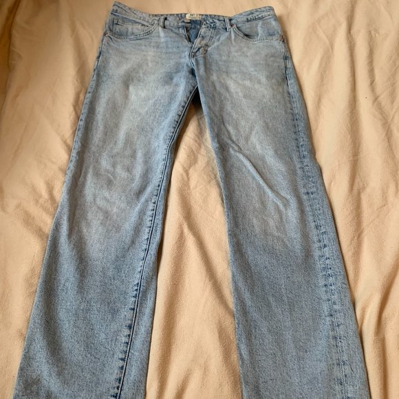 H&M Light Blue Jean - Picture 1 of 3